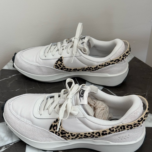 Nike White Athletic Sneakers with Leopard Print Trim Nike Women’s Debut - Picture 3 of 4